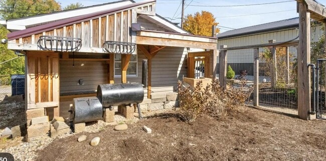 Building Photo - 2929 Newman St