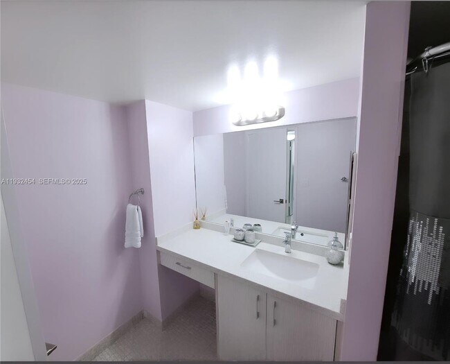 Building Photo - 210 174th St