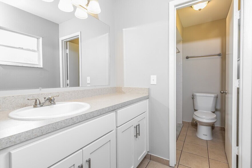 Building Photo - 1458 Eldra Dr