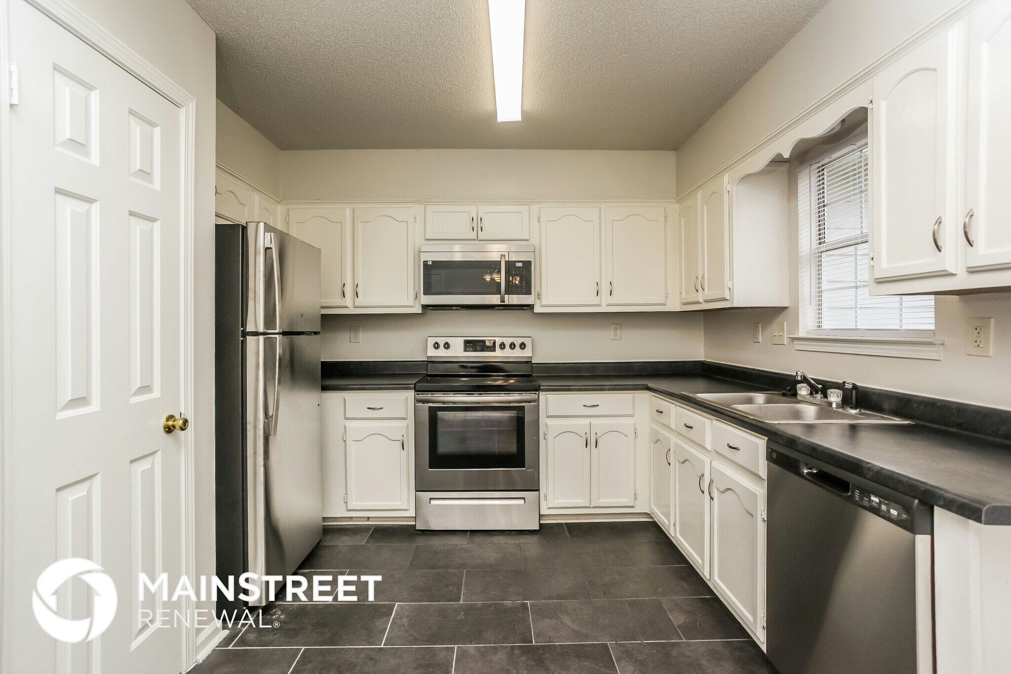 Building Photo - 6469 Trysting Oak Dr