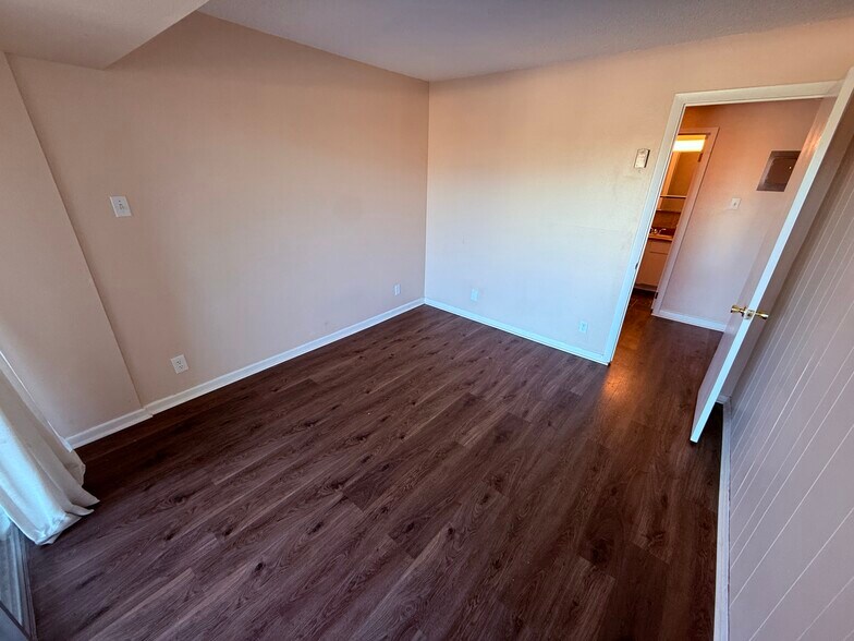 Bedroom 1 - 411 Lakewood Cir