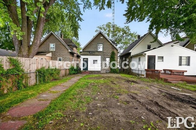 Building Photo - 1715 Greenwood Ave