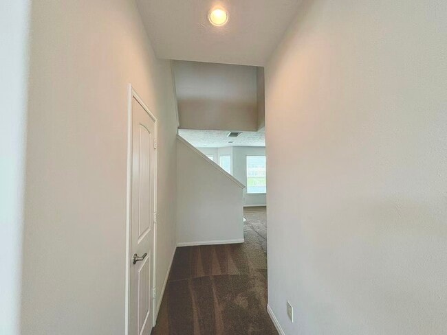 Building Photo - 3722 Pantano Ct