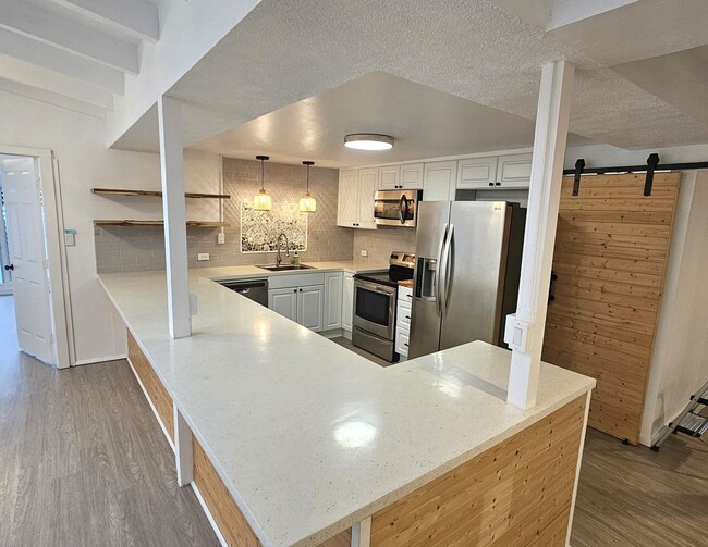 Primary Photo - 5 bedroom, vaulted ceilings, breeze and gr...