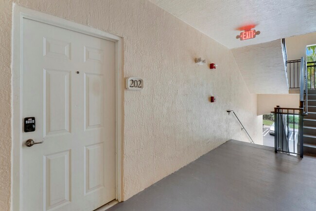 Building Photo - 2809 Amalei Dr