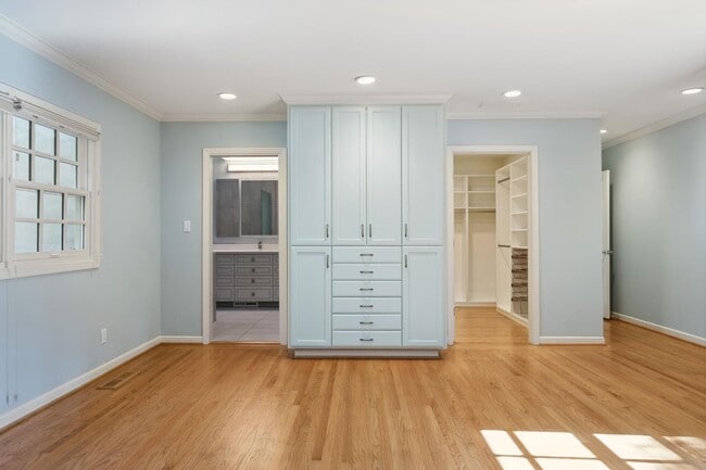 Building Photo - Charming 3-Bedroom Home with Office in desirable Old Palo Alto neighborhood with AC