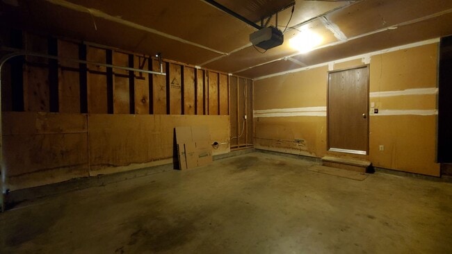 Building Photo - 1709 S Rainier Pl