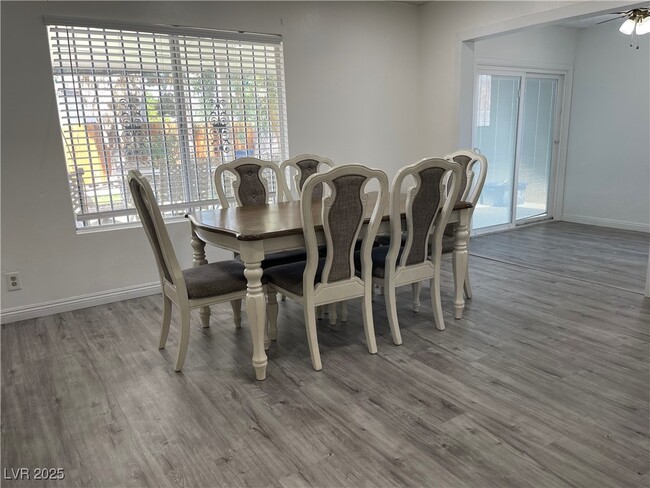 Building Photo - 5005 Celebrity Cir