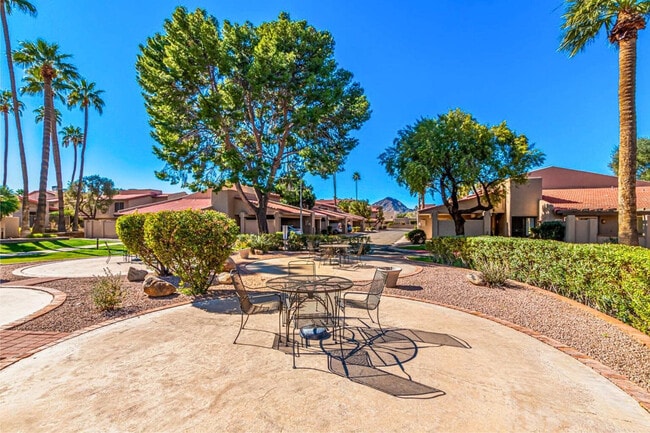Building Photo - 7921 E San Miguel Ave