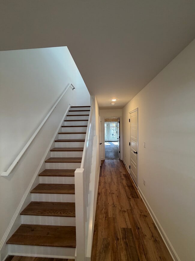 Building Photo - 1420 Derby Dr