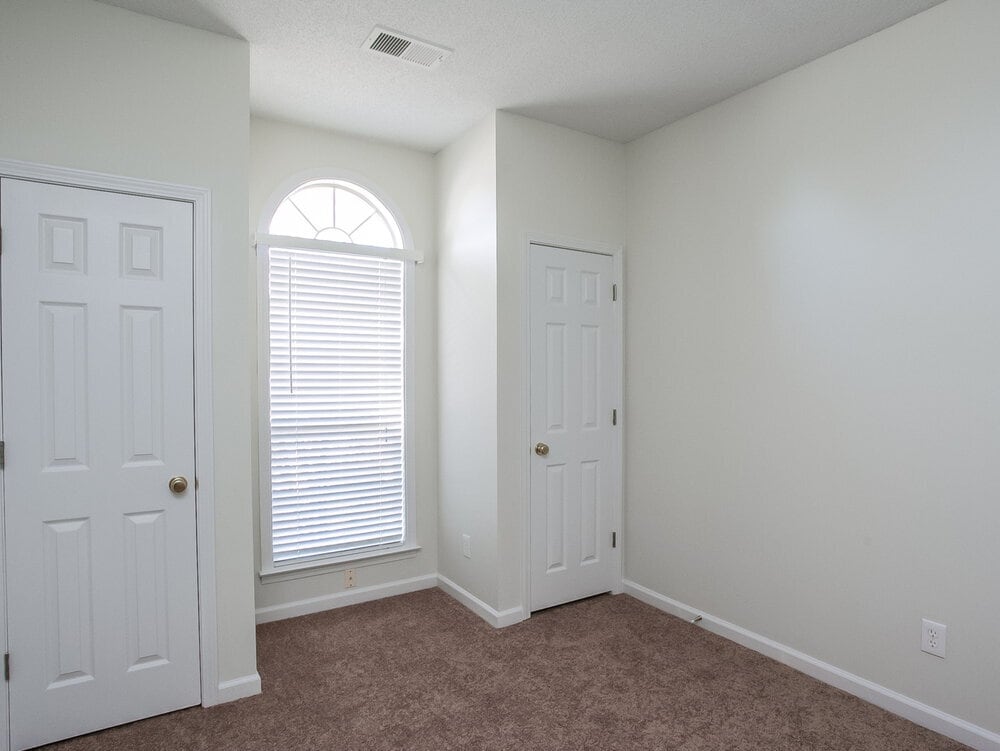 Building Photo - 596 N Ericson Rd