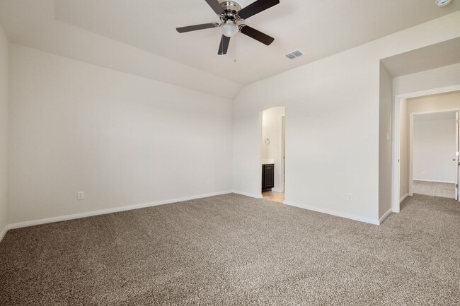 Building Photo - Spacious 4BR Home with Game Room, High Ceilings & Private Backyard in Schertz
