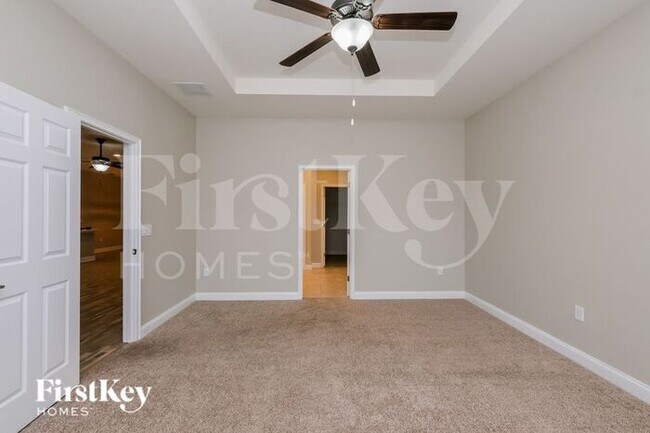 Building Photo - 5952 Valentino Way