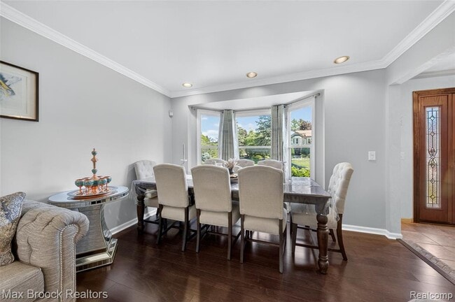 Building Photo - 30118 Kingsway Dr