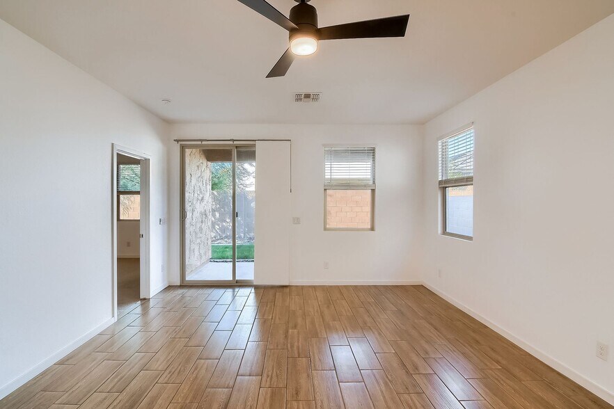 Building Photo - 13286 N 144th Dr