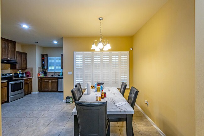 Building Photo - 5720 Montevista Dr