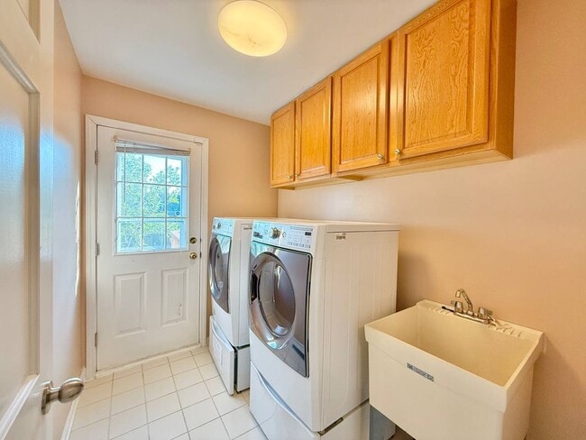 Building Photo - 2825 Tory Ct