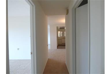 Building Photo - 2 Bedroom w/View