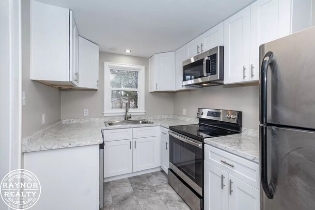 Building Photo - 1724 Legion Rd