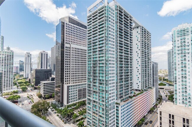 Building Photo - 485 Brickell Ave