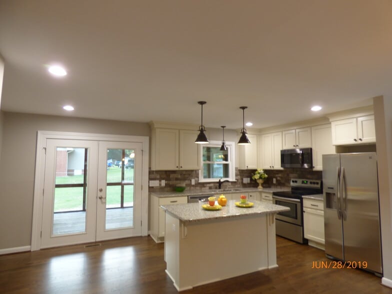 New Kitchen - 214 S Smithfield Rd