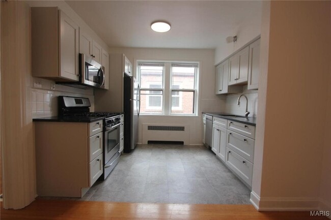 Building Photo - 3963-3965 Fillmore St