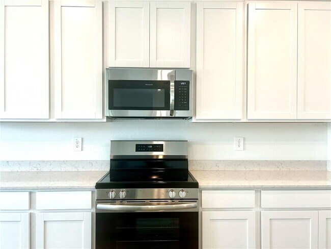 Building Photo - 4611 SW 83rd Lp