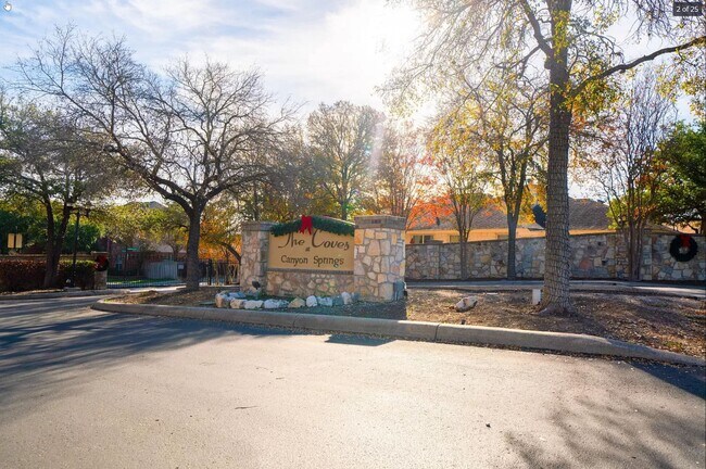 Building Photo - 1242 Sonesta Ln