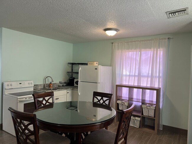 Building Photo - Spacious Efficiency _ In Law Suite_ Fort Pierce