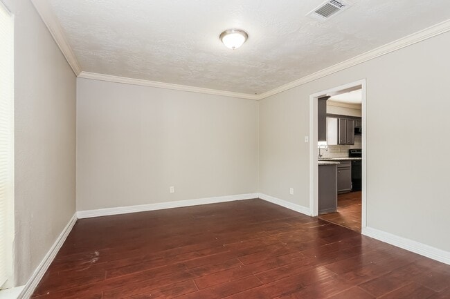 Building Photo - 10122 Woodhollow Dr