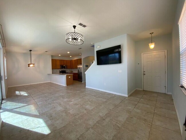 Building Photo - 541 Las Fuentes Dr