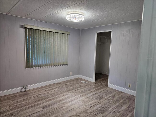 Building Photo - 354 Ivanhoe Cir