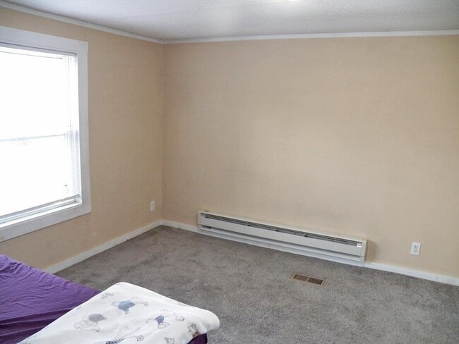 Building Photo - 2337 2nd New Hampshire Turnpike N