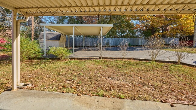 Building Photo - For Rent: 3BR, 1 1/2BA house (Please speak with us before applying.)