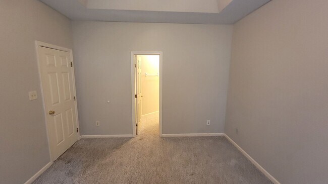 Building Photo - 328 Glencoe Dr