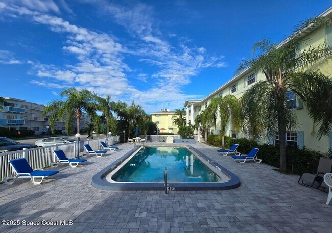 Building Photo - 230 Columbia Dr