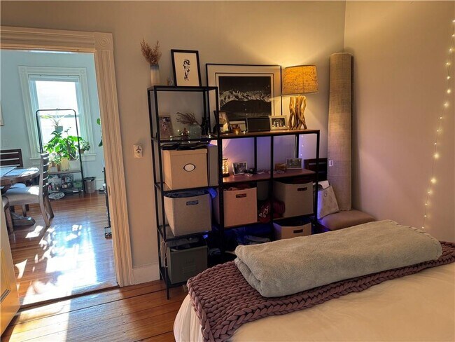 Building Photo - 37 Evergreen St