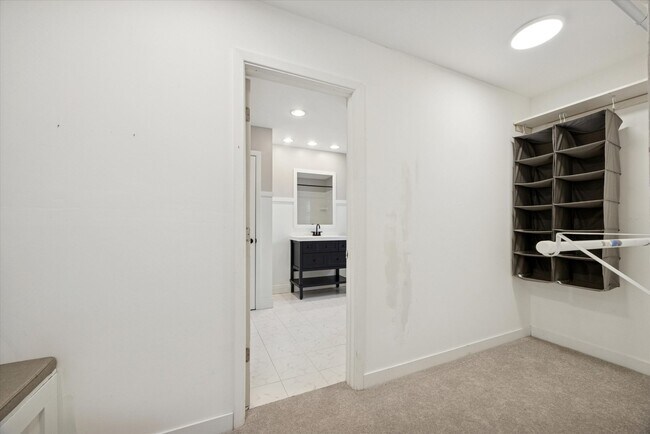 Building Photo - 602 Prairie Ave