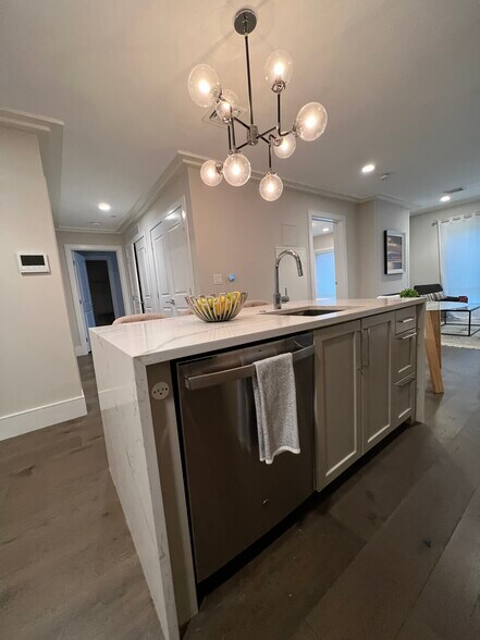 Building Photo - 214 Market St