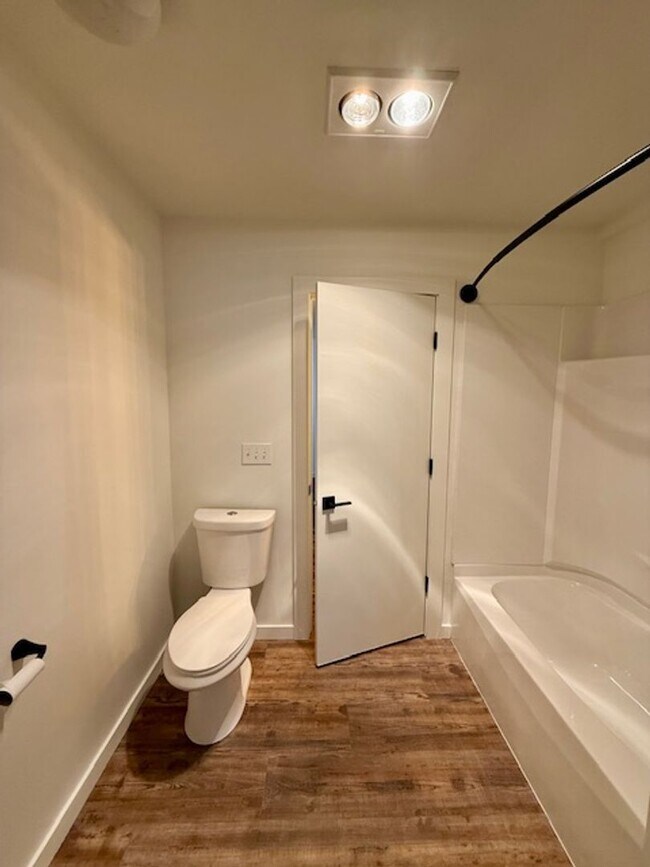 Building Photo - 1290 NW Knoxville Blvd