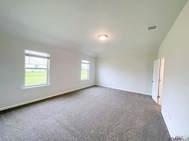 Building Photo - 629 Correns Ln