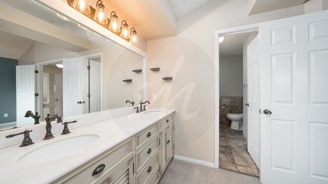 Building Photo - Four bedroom in Gatehouse Village with Fenced Yard and Views!