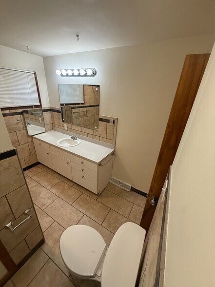 Building Photo - 757 Southeast Ave