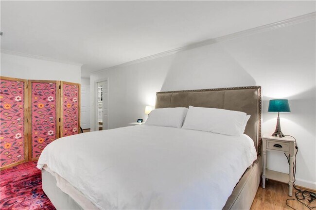 Building Photo - 925 Highland Terrace NE