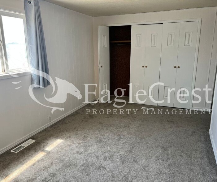 Building Photo - Three Bedroom, Two Bath Manufactured Home