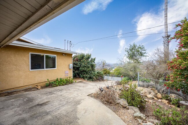 Building Photo - 9497 Montemar Dr