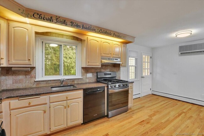 Building Photo - 77 Hemlock Ridge