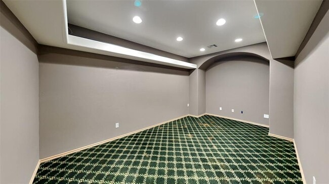 Building Photo - 16521 Fenwick Blvd