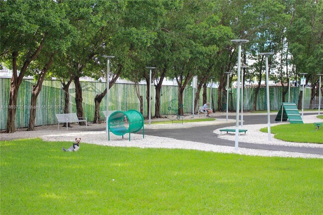Building Photo - 350 S Miami Ave