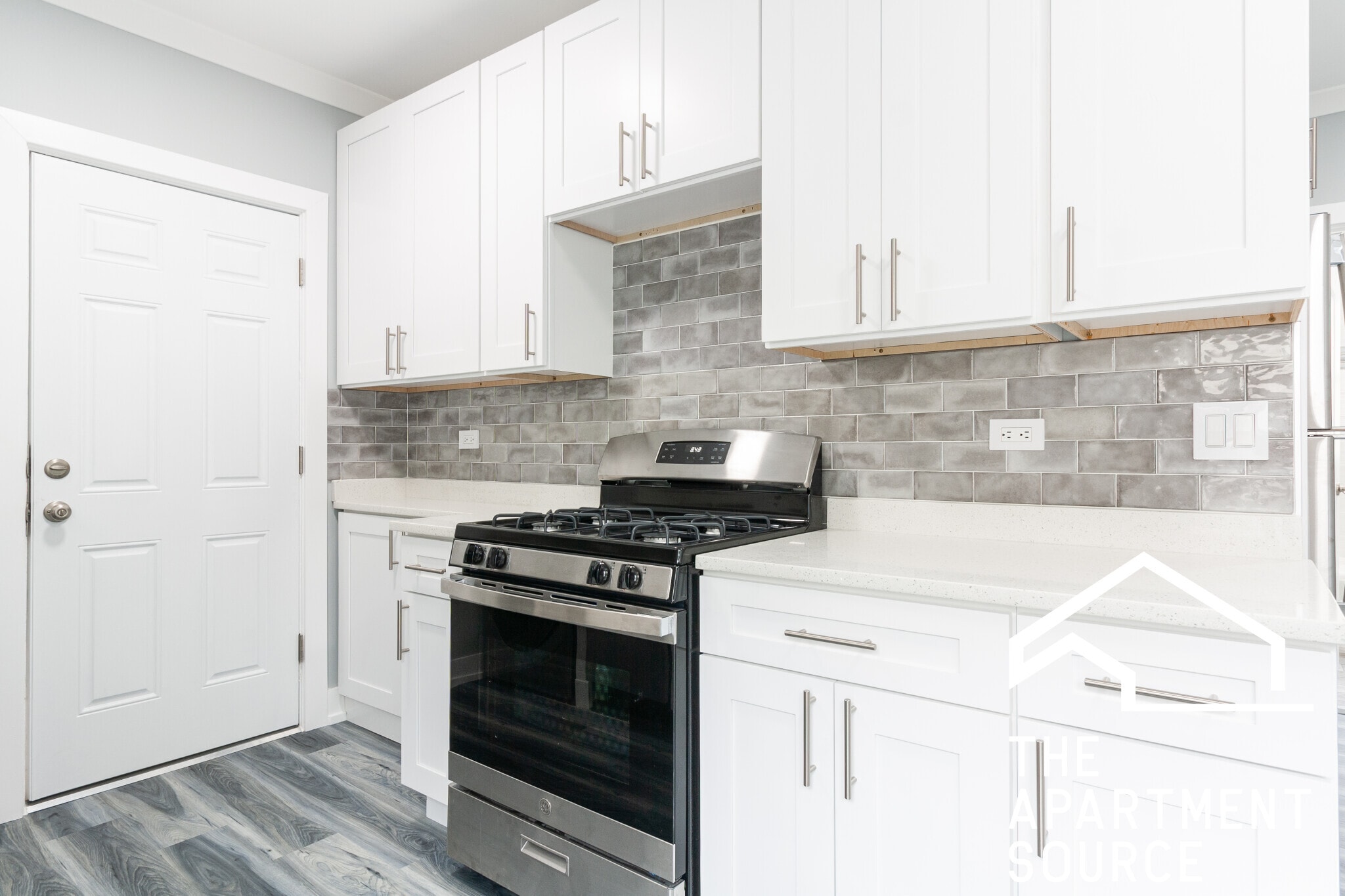 Building Photo - 3845 N Greenview Ave